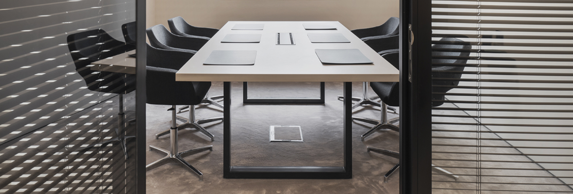 Готовые мебельные решения для больших офисных пространств: удобно или нет?