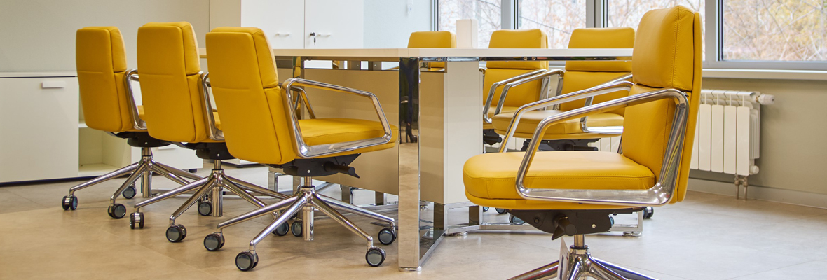 Готовые мебельные решения для больших офисных пространств: удобно или нет?