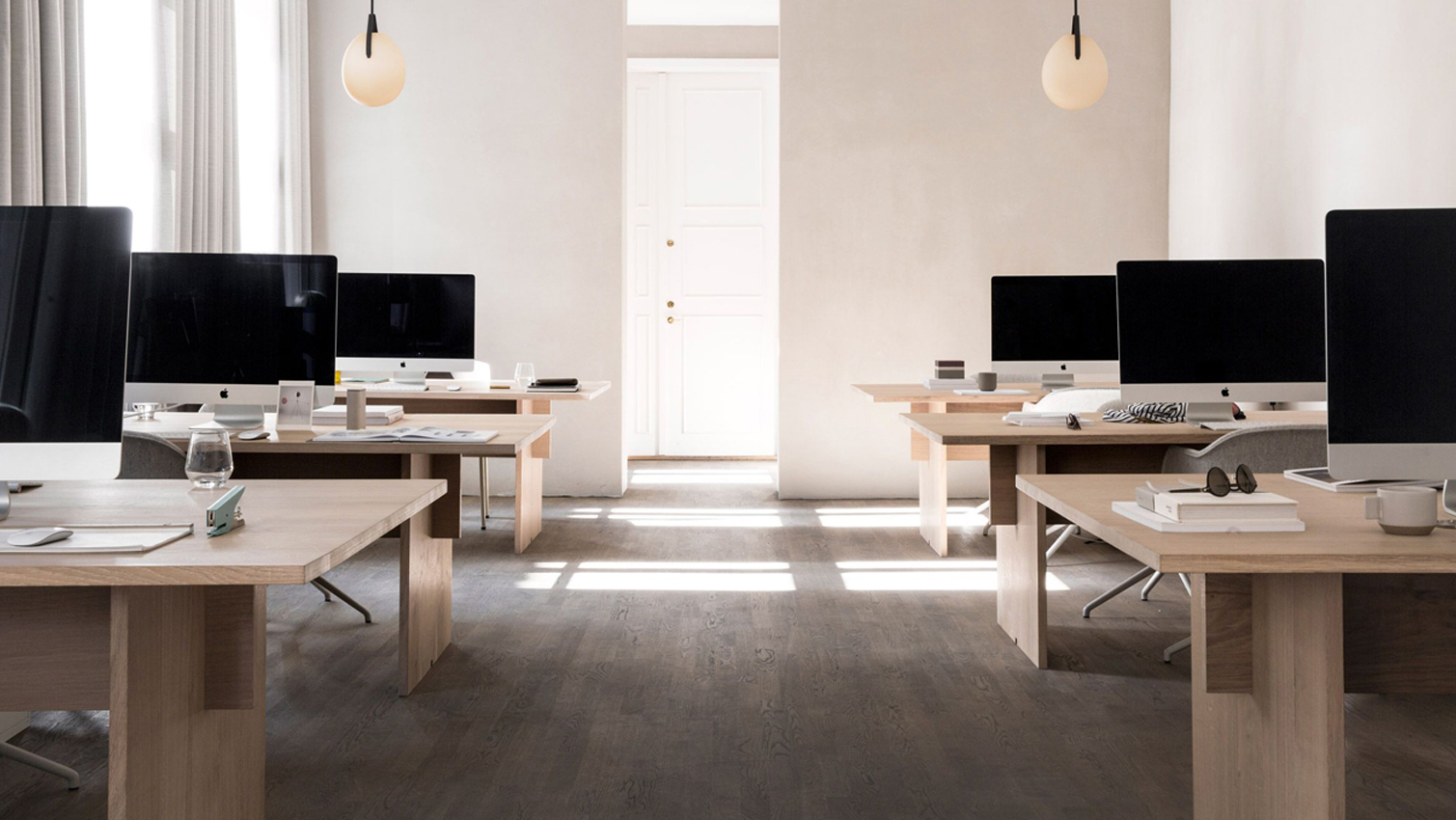 рабочие столы в шпоне 