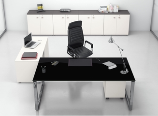 Черный с белым в офисном интерьере