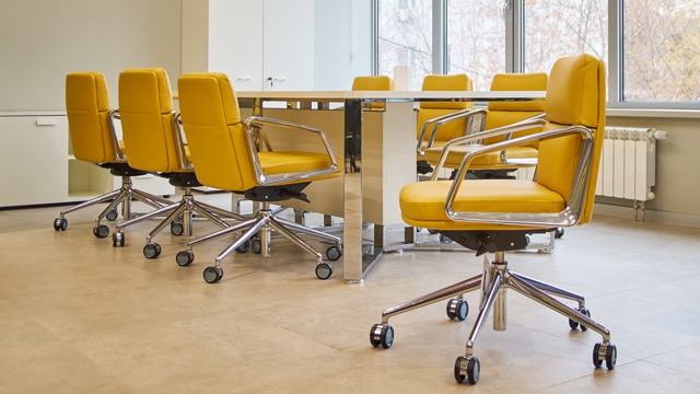 Готовые мебельные решения для больших офисных пространств: удобно или нет?