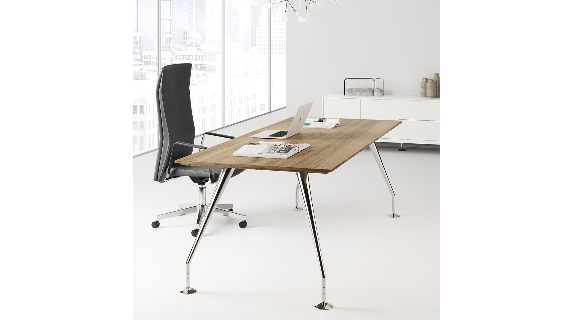 Хромированными опорами оснащены столы с рабочей поверхностью цветом грецкий орех 